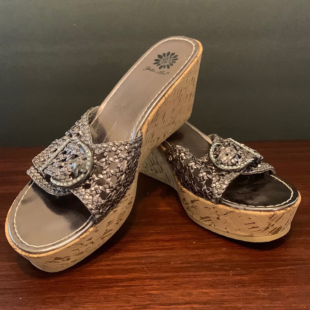 Barely worn, Yellow Box Wedges size 10B